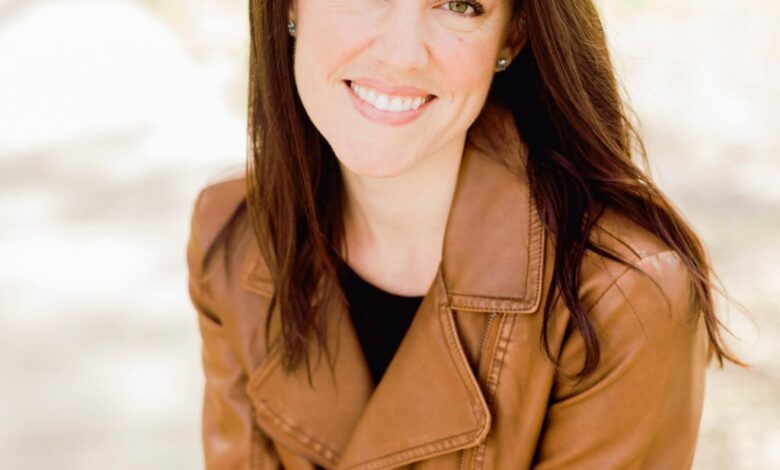 Bestselling author Sarah Penner at the Rancho Santa Fe Golf Club May 1 – San Diego Union-Tribune Bestselling author Sarah Penner at the Rancho Santa Fe Golf Club May 1 – San Diego Union-Tribune