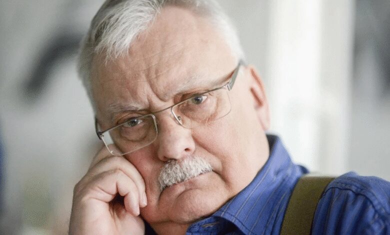 Andrzej Sapkowski Takes a Jab at George R.R. Martin While Announcing New Witcher Books: “When I Say I’ll Write Something, I Will” Andrzej Sapkowski Takes a Jab at George R.R. Martin While Announcing New Witcher Books: “When I Say I’ll Write Something, I Will”
