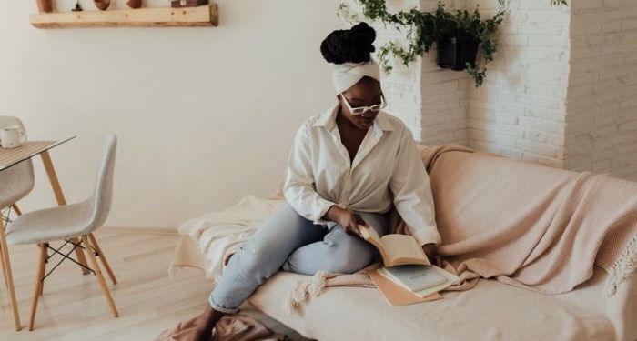 6 of the Best Ways to Get Paid to Read Books (Yes, Really) 6 of the Best Ways to Get Paid to Read Books (Yes, Really)