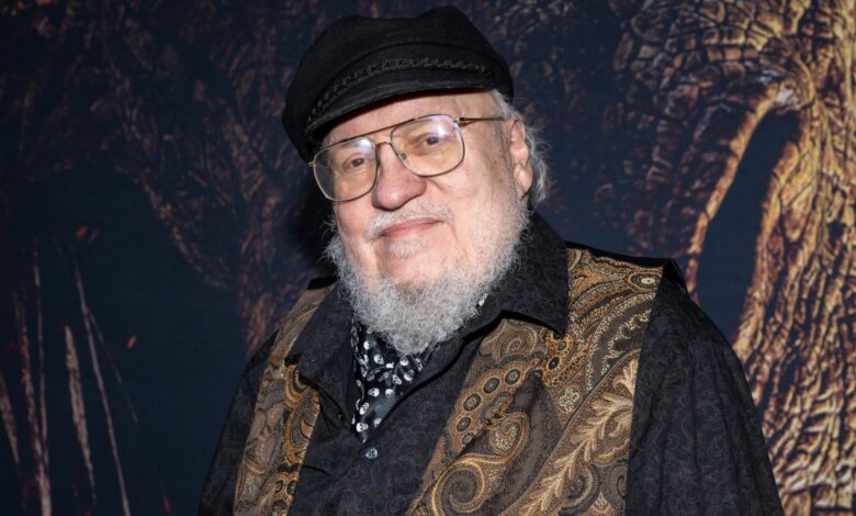 ‘Game Of Thrones’ fan confronts George R.R. Martin at convention ‘Game Of Thrones’ fan confronts George R.R. Martin at convention