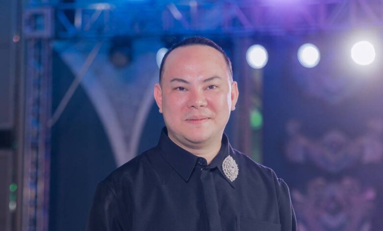 Jor-el Espina celebrates two decades in fashion with ‘20 Design Anthologies’ Jor-el Espina celebrates two decades in fashion with ‘20 Design Anthologies’